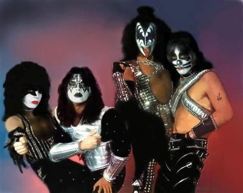 Pin By Lee Thomson On Kiss 1977 And 1978 Kiss Concert Hot Band Kiss Band