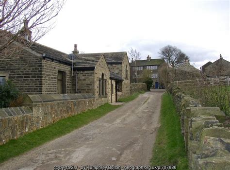 Lane At Oldfield Honley © Humphrey Bolton Cc By Sa20 Geograph