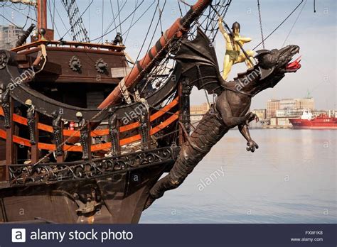 Download this stock image: Dragon ship prow with bowsprit in Gdynia ...