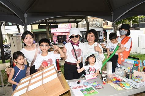 嘉義市中央廣場「小老闆市集」 童趣模樣逗樂全場