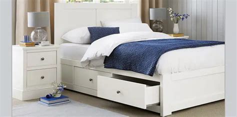 Shaker Bedroom Furniture (Styles & Materials) - Designing Idea