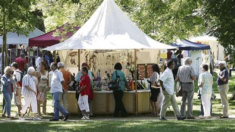 Weinfest Und Internationaler Kunsthandwerkermarkt In Hanau