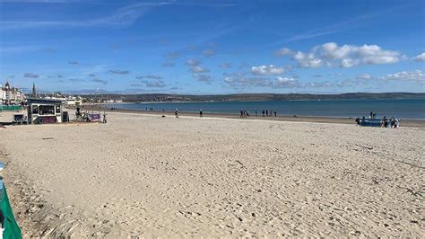 Dog Friendly Beaches in Weymouth - BeachAtlas