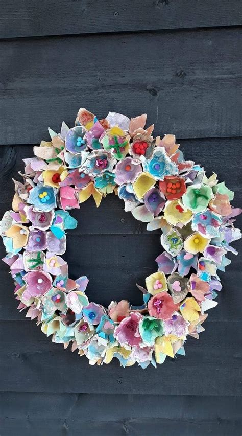 How To Make A Beautiful Egg Carton Wreath With Egg Carton Flowers Artofit