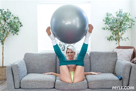 Charli Phoenix Milf Body BabeSource