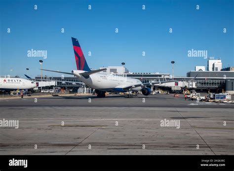 Bloomington, Minnesota. Delta terminal at the Minneapolis−Saint Paul International Airport Stock ...