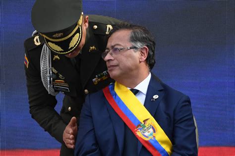 Gustavo Petro Asumió Como Presidente De Colombia Y Prometió Trabajar