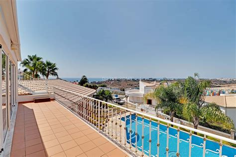 Beautiful sea view 4 bedroom villa in Albufeira. - Divine Home