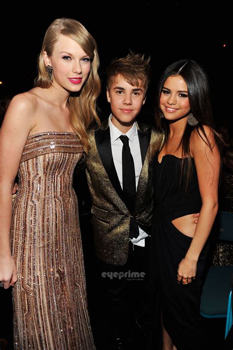 Selena Gomez & Taylor Swift: 2011 Billboard Music Awards - Taylor Swift ...