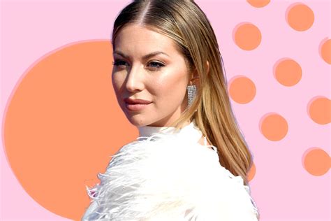 Stassi Schroeder Wears Off Shoulder Red Blazer On E Daily Pop The Daily Dish