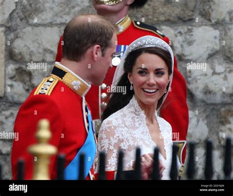 Prinz William mit seiner Braut Kate verlässt Westminster Abbey in