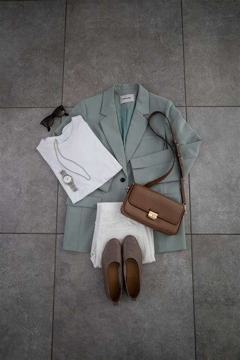 How to find your style through the power of WORDS - Use less