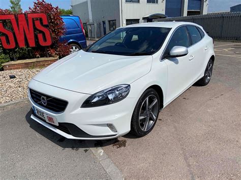 Volvo V40 T2 R Design 2 0 5dr Cat N Manual Petrol Vehicle Details