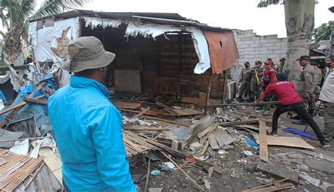 Normalisasi Sungai Penghuni Kampung Malam Direlokasi