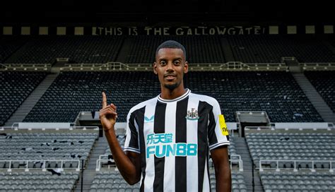 Alexander Isak spoke to Emil Krafth about joining Newcastle United