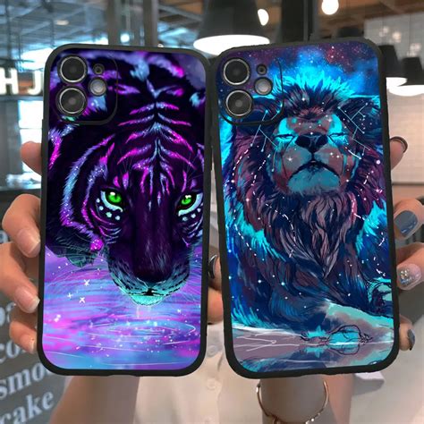 Funda de teléfono con diseño de León Tigre mariposa para iPhone 13