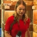 Une Journaliste Se Fait Attaquer Son Micro Par Un Serpent