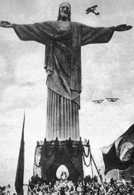 How Christ The Redeemer Was Built In Fascinating Photos Daily Mail Online