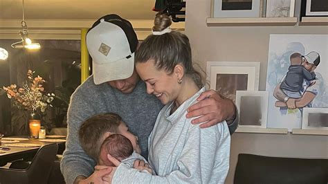 Familie Lombardi Pietro Stolz Mit Laura Und Seinen Jungs