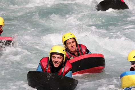 Hydrospeed nage en eaux vives sur lIsère Savoie Mont Blanc Savoie