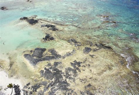 无人横图俯视航拍室外白天岛屿海洋夏威夷美国沙子珊瑚岛风景自然熔岩摄影宁静北美北美洲鸟瞰美洲夏威夷岛