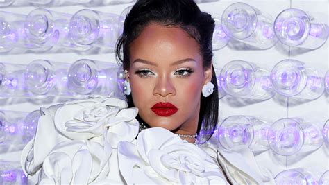 Rihanna's Favorite Perfume Is A Citrusy Gourmand Scent As Iconic As Her