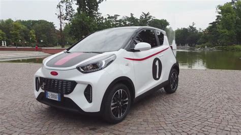 DR 1 0 EV la city car elettrica che rivoluziona la mobilità urbana