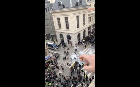 Video A Lyon Les Images Impressionnantes De L Explosion D Une Grenade