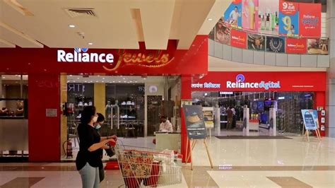 Reliance Retail Q2 Pre Tax Profit Up 512 Pc At Rs 4404 Cr Revenue