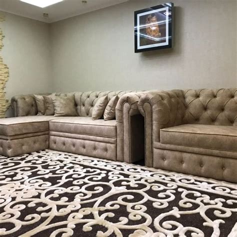 Угловой диван Честер и пуф