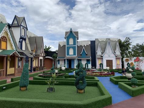 Jatim Park 3: Serunya Dino Park Hingga The Legend Star Park