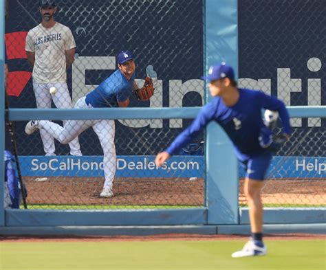 大谷翔平、試合前にブルペン 変化球交え術後最多タイ30球 監督「いつから打者に投げるか」 Mlb写真ニュース 日刊スポーツ