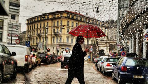 Maltempo A Milano Con 40 Mm Di Pioggia In Un Ora E Allagamenti