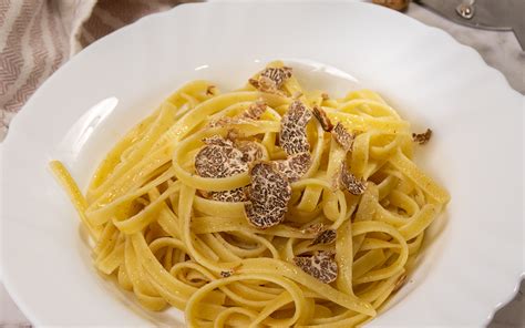 Tagliatelle Al Burro Con Tartufo Bianchetto Fresco Tesori Del Matese