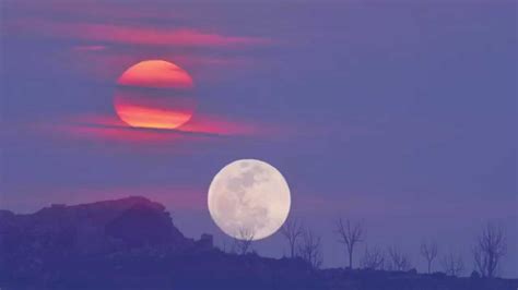 Stable Moonrise Vs Shaky Sunset Telephoto Timelapse Blended Youtube