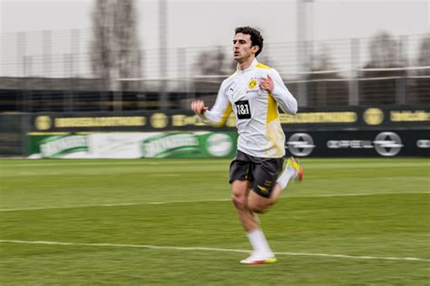 The Daily Bee Mateu Morey Has Returned To Team Training For Borussia