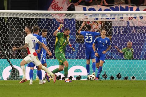 Zaccagni Magia Che Distrugge La Croazia Italia Agli Ottavi Di Euro