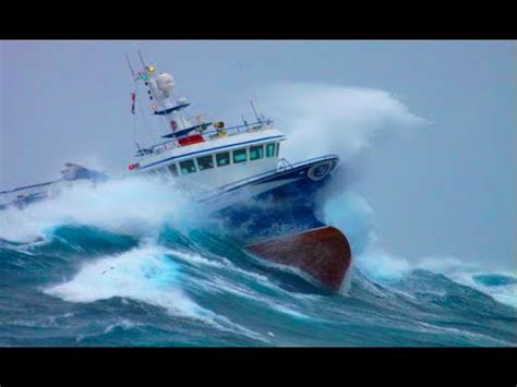 OLAS MONSTRUOSAS No Pueden Hundir Barcos Grandes Durante Las Tormentas