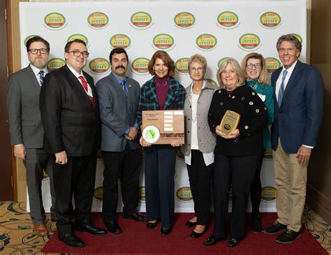 Press Releases • LONG BRANCH STARTS “FREE LITTLE ART GALLERY