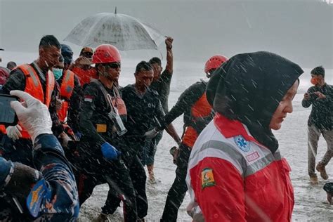 Tim Sar Gabungan Temukan Remaja Yang Hilang Terseret Arus Di Pantai