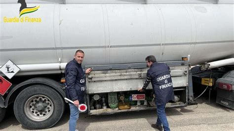 Contrabbando A Barletta Sequestrati 55mila Litri Di Gasolio Agricolo