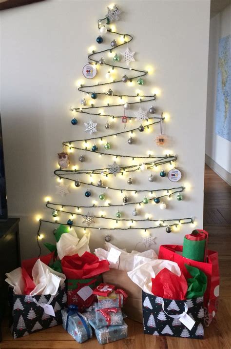 Wall Christmas Tree Using Lights And Command Hooks Perfect For A Small House Or Apartm Diy