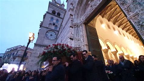 Duomo Di Messina Gremito Per L Addio A Elio Finocchiaro L Ultimo