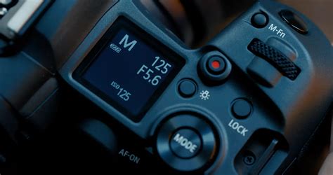 Canon EOS R5 vs. R6: What’s the Difference? - FotoProfy