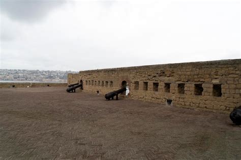 Premium Photo Naples Castle Dell Ovo Cannon