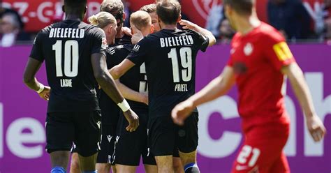 Bundesliga Kompakt Arminia Bielefeld Feiert Sieg Im Abstiegskampf