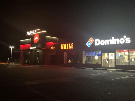 My Town Has A Dominos And A Pizza Hut Right Next To Each Other With A