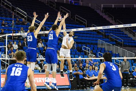 No 2 Ucla Mens Volleyball Defeats No 3 Penn State To Avenge Lone