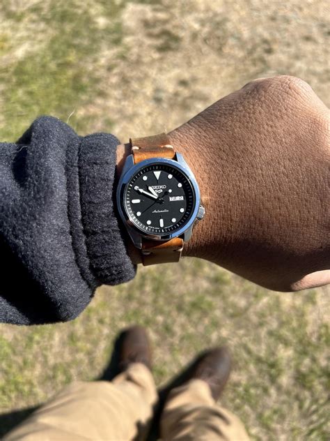 [SRPE55] Loving the look this leather strap gives the “dresskx” : r/Seiko