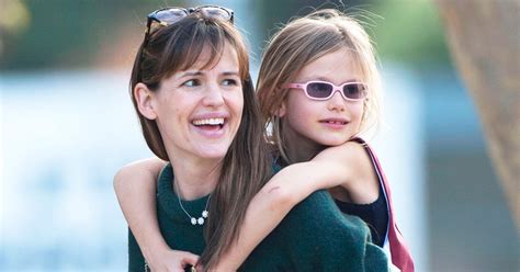 Jennifer Garner S Daughter Violet Affleck Looks All Grown Up In New Photos